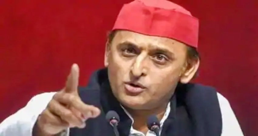 SP कार्यकर्ताओं को जेल भेजने पर भड़के अखिलेश यादव, बोले- किसानों को ही किया गिरफ्तार SP कार्यकर्ताओं को जेल भेजने पर भड़के अखिलेश यादव, बोले- किसानों को ही किया गिरफ्तार